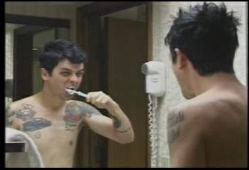 billieteeth.jpg